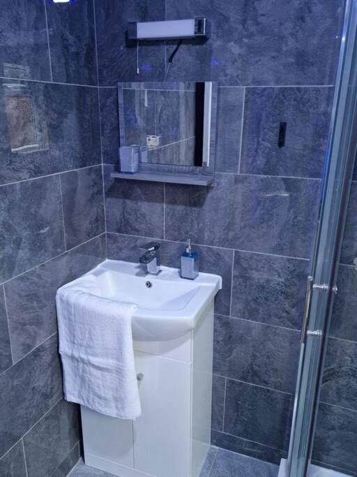 Perfect For Exploring Apartment *